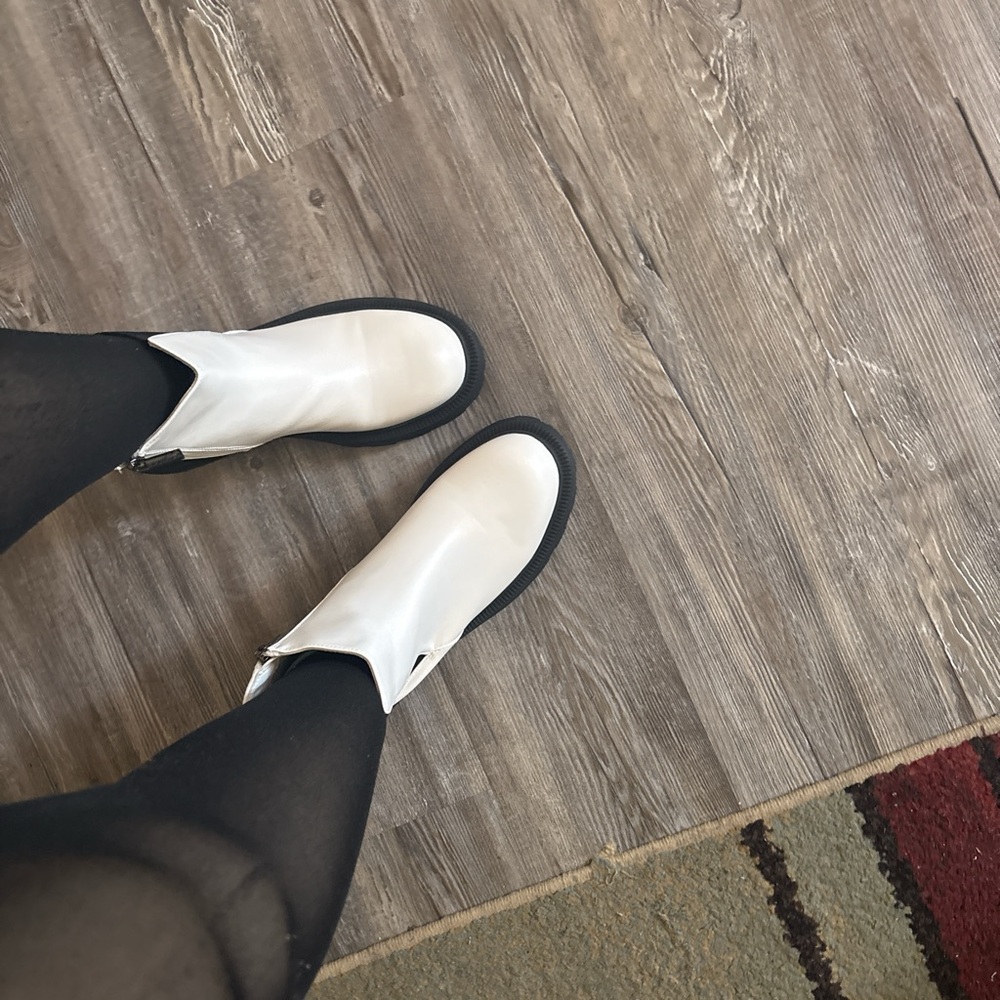 DSW Elegant Cream Ankle Boots